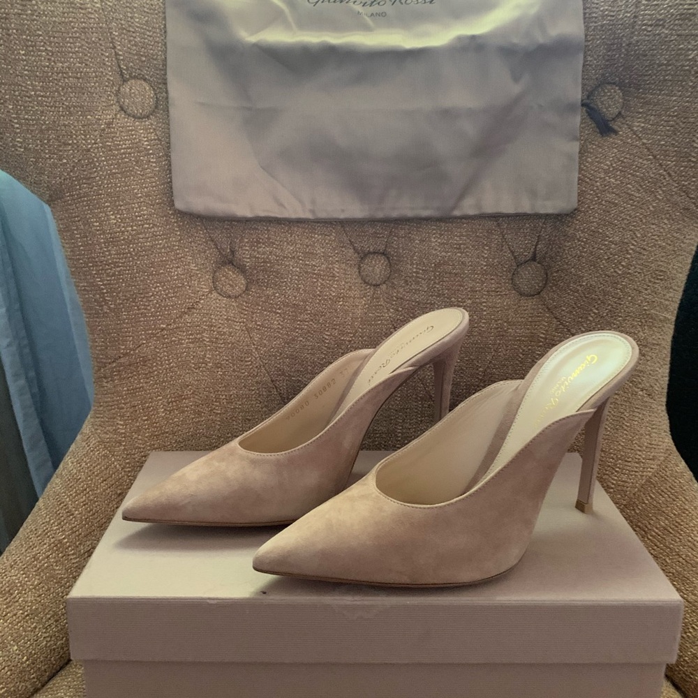 NITB Gianvito Rossi suede mules size 7.5